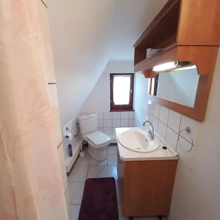 بيت للعطل Balatonszemesi Nyaralohaz *